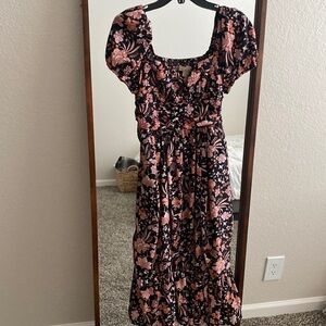 Square neck women’s dress